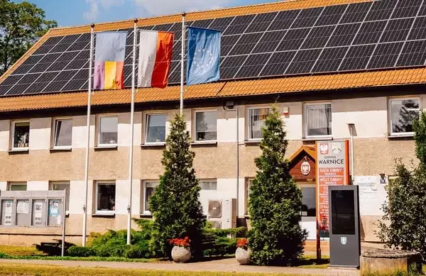 Zaćmienie Słońca nad Wierzbnem – mieszkańcy wspólnie obserwowali niezwykłe zjawisko
