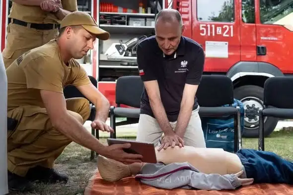 Trening reagowania podczas dożynek w Pyrzycach – mieszkańcy ćwiczyli bezpieczeństwo