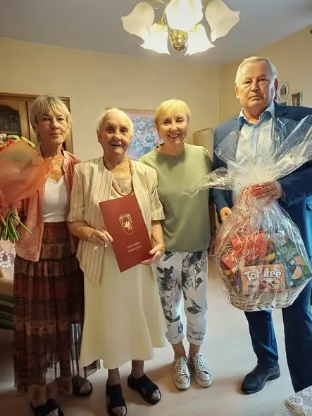 93. urodziny Pani Janiny Pleszak z Kłodzina – wójt złożył życzenia