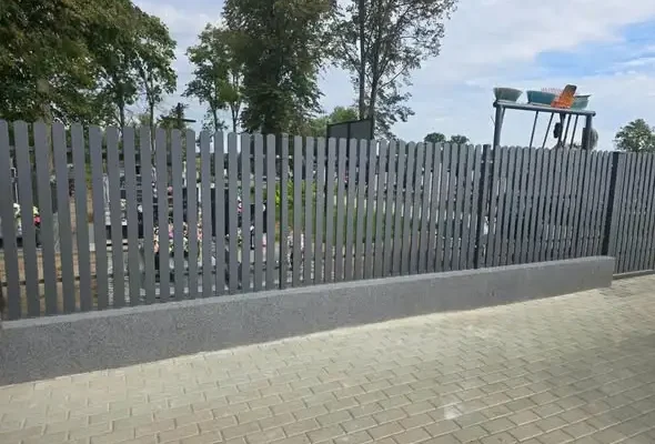 Nowe ogrodzenie na cmentarzu w Stróżewie dzięki Funduszowi Sołeckiemu