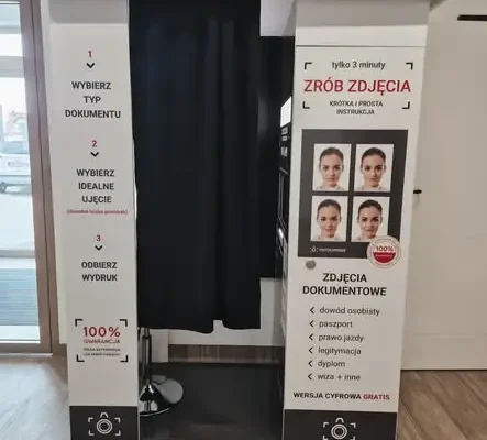 Fotobudka w Gminnym Centrum Kultury w Warnicach – zdjęcia do dokumentów na miejscu