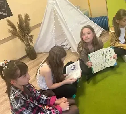 Ogólnopolski Dzień Głośnego Czytania w szkole – uczniowie czytali sobie nawzajem
