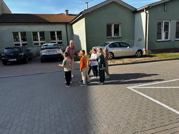 Próbna ewakuacja w szkole w Pyrzycach — ćwiczenia z udziałem strażaków